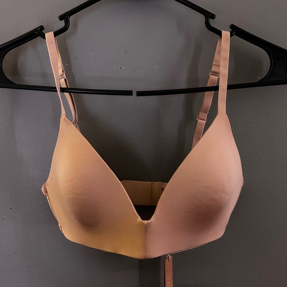 Skims Wireless Form Lightly Lined Bra - Picture 1 of 4